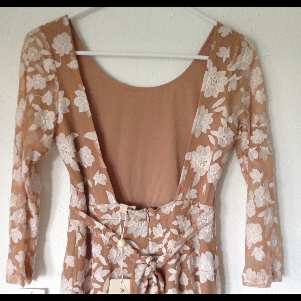 NWT For Love and Lemons Temecula Mini Dress Nude M - Picture 7 of 8
